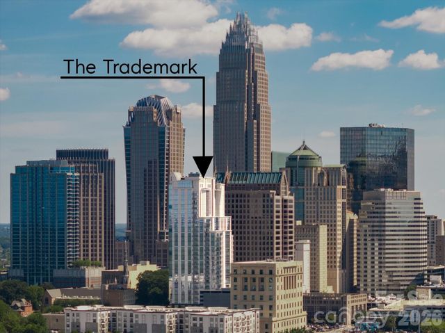 333 W Trade Street 2005, Charlotte, NC 28202