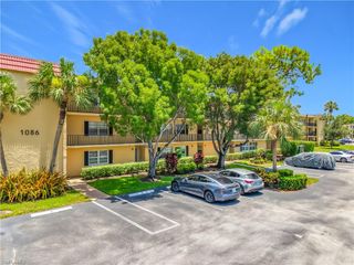 1086 Forest Lakes DR 102, Naples, FL 34105