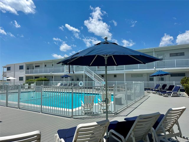 281 Dune Road 18a, Westhampton Beach, NY 11978