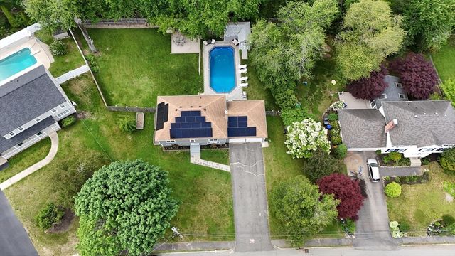 24 Lantern Ln, Milford, MA 01757