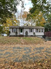 86 Scadding, Taunton, MA 02780