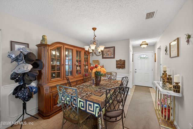 8849 VICTORIA LANDING Drive W, Jacksonville, FL 32208