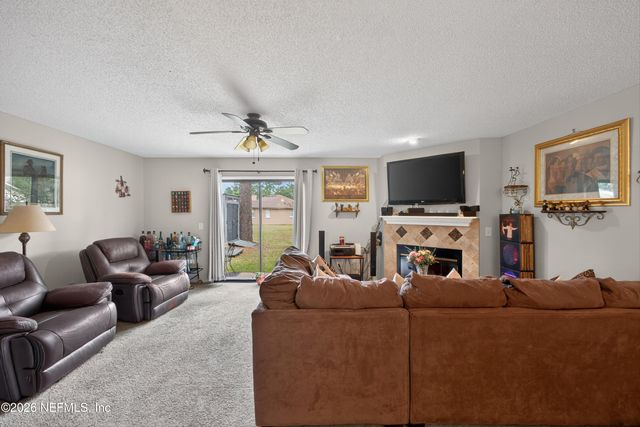 8849 VICTORIA LANDING Drive W, Jacksonville, FL 32208