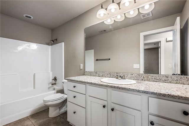 6007 W Irish Bend Drive, Fayetteville, AR 72704