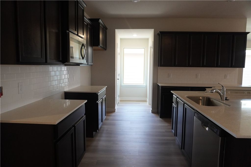7618 Lacey Dr, Corpus Christi, TX 78414 — photo 2
