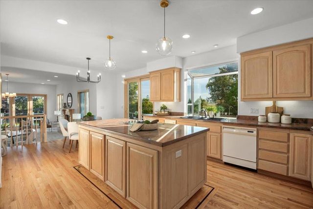 3961 Jefferson Avenue, Redwood City, CA 94062