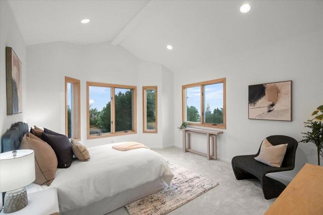 3961 Jefferson Avenue, Redwood City, CA 94062