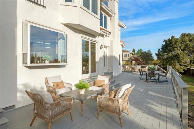 3961 Jefferson Avenue, Redwood City, CA 94062