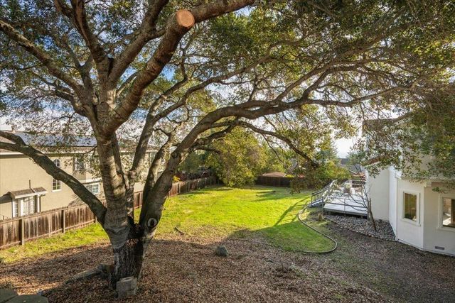 3961 Jefferson Avenue, Redwood City, CA 94062