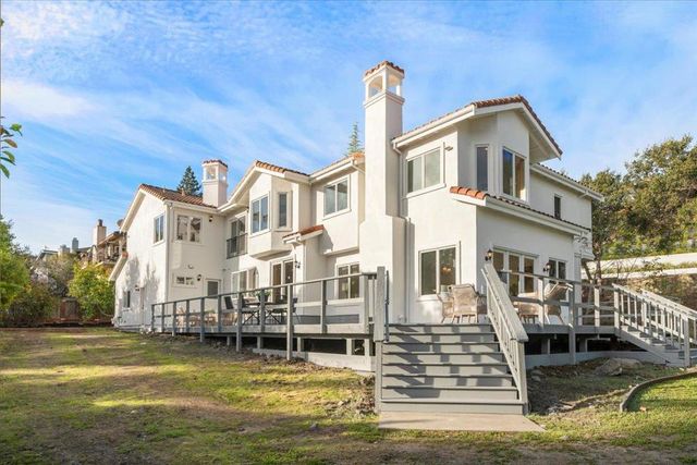 3961 Jefferson Avenue, Redwood City, CA 94062