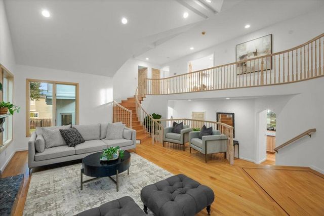 3961 Jefferson Avenue, Redwood City, CA 94062