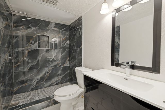 2640 Santiago Circle, Grand Prairie, TX 75052