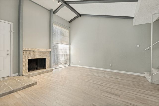 2640 Santiago Circle, Grand Prairie, TX 75052