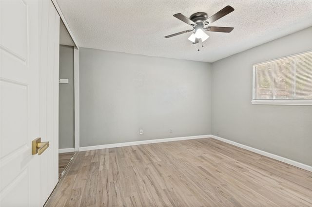 2640 Santiago Circle, Grand Prairie, TX 75052
