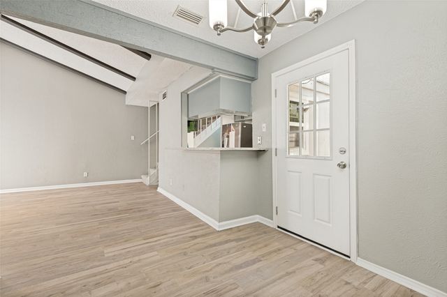 2640 Santiago Circle, Grand Prairie, TX 75052
