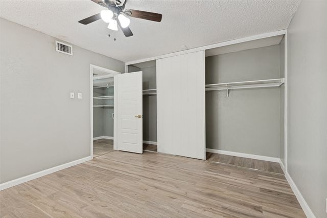 2640 Santiago Circle, Grand Prairie, TX 75052