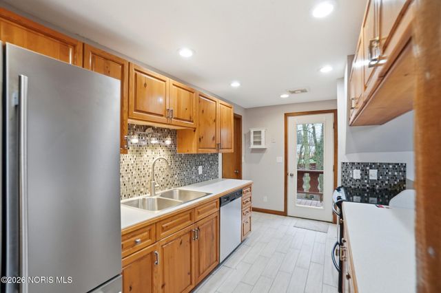 1450 Fostoria Avenue, Findlay, OH 45840