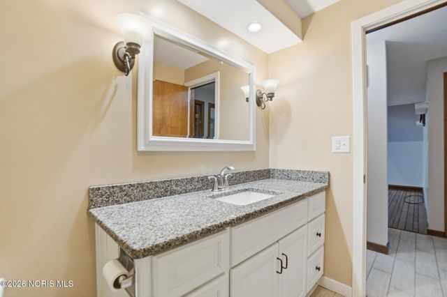 1450 Fostoria Avenue, Findlay, OH 45840