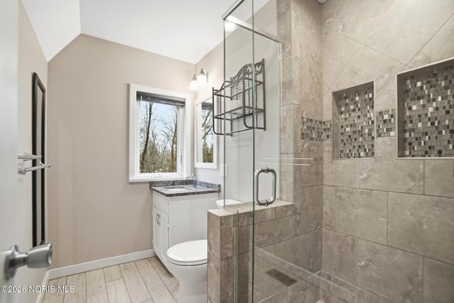 1450 Fostoria Avenue, Findlay, OH 45840