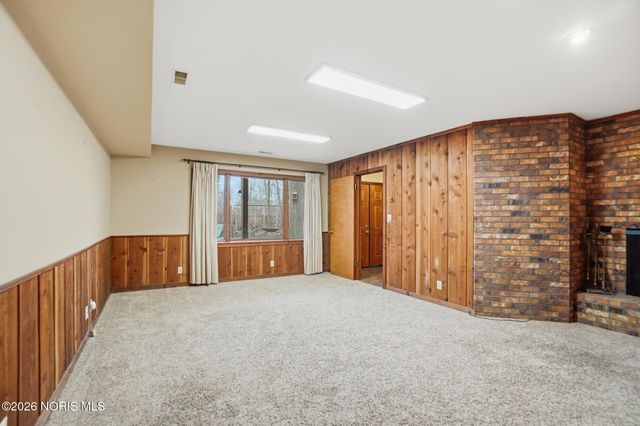 1450 Fostoria Avenue, Findlay, OH 45840