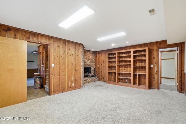 1450 Fostoria Avenue, Findlay, OH 45840