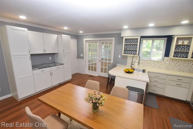 2571 Red Arrow Drive, Commerce Twp, MI 48382