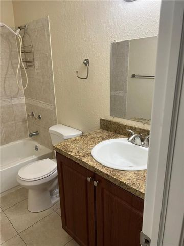 9 NE 44th Street, Deerfield Beach, FL 33064