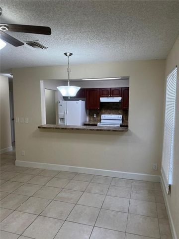 9 NE 44th Street, Deerfield Beach, FL 33064