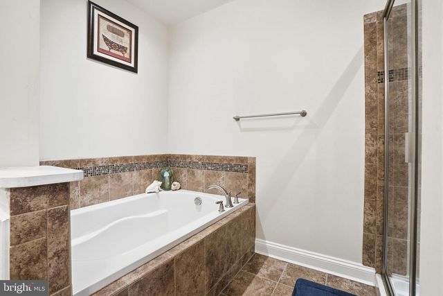 2405 CINDY LN, Warrington, PA 18976