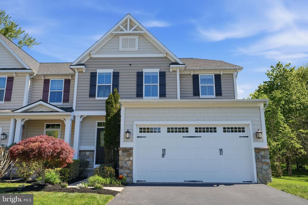 2405 CINDY LN, Warrington, PA 18976