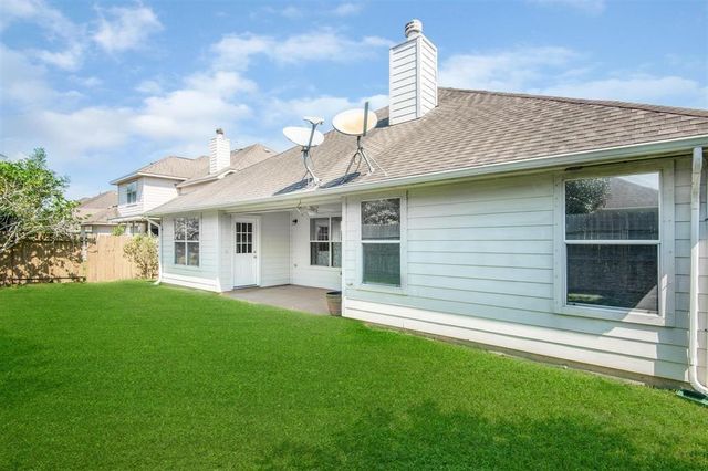 405 Magnolia Estates Drive, League City, TX 77573