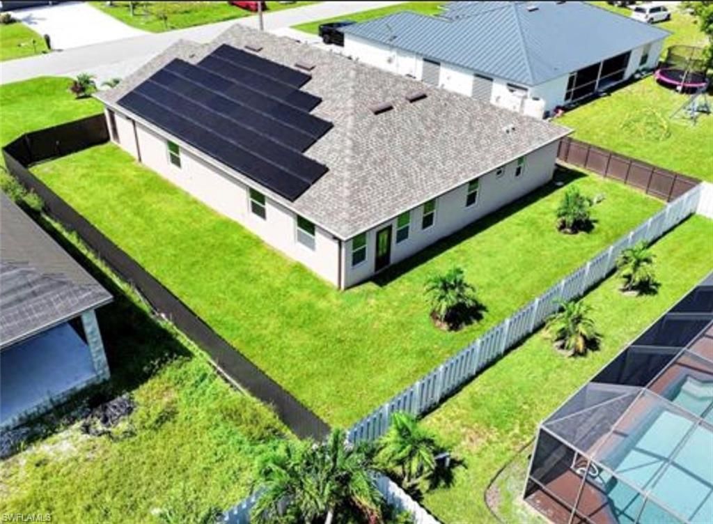 Image 4 of property listing at 3327 NW 1st ST, Cape Coral, FL 33993