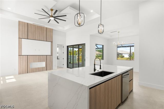 222 SE 2nd AVE, Cape Coral, FL 33990