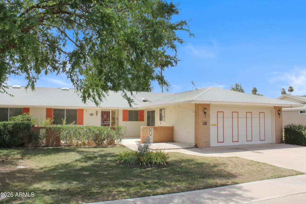 10207 W KINGSWOOD Circle, Sun City, AZ 85351