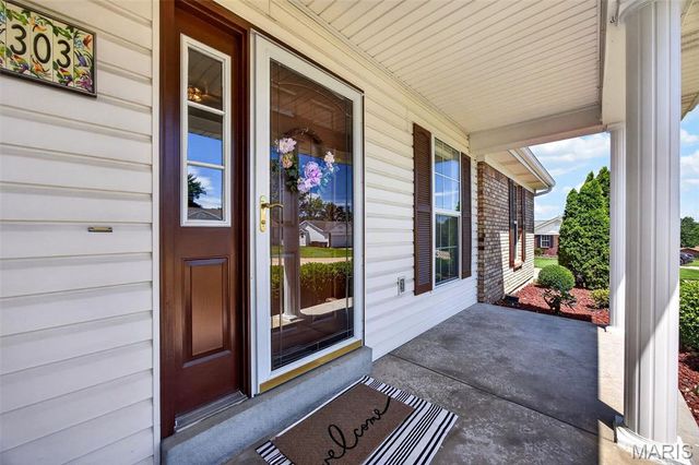 303 Harper Court, St Peters, MO 63376