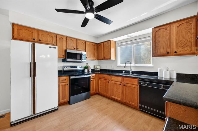 303 Harper Court, St Peters, MO 63376