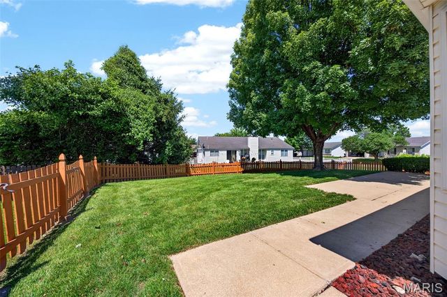 303 Harper Court, St Peters, MO 63376