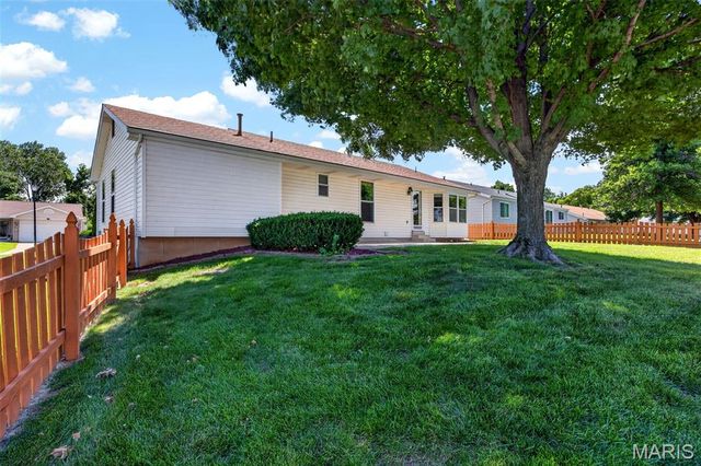 303 Harper Court, St Peters, MO 63376