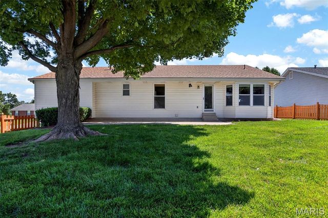 303 Harper Court, St Peters, MO 63376