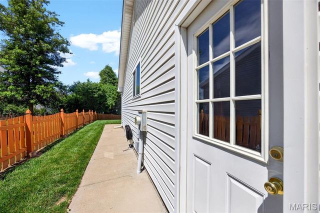 303 Harper Court, St Peters, MO 63376