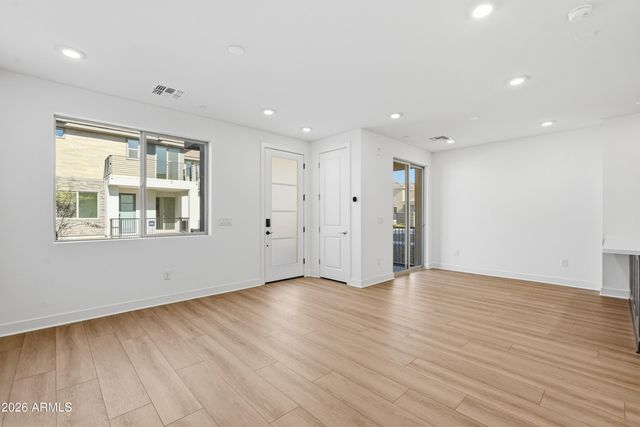 2121 W Sonoran Desert Drive 83, Phoenix, AZ 85085