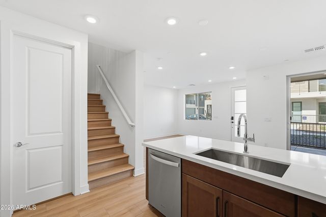 2121 W Sonoran Desert Drive 83, Phoenix, AZ 85085