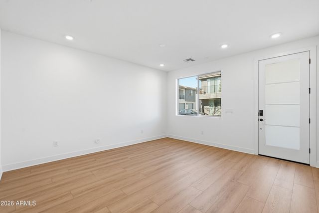 2121 W Sonoran Desert Drive 83, Phoenix, AZ 85085