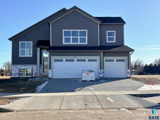 819 Estate St Street, Harrisburg, SD 57032