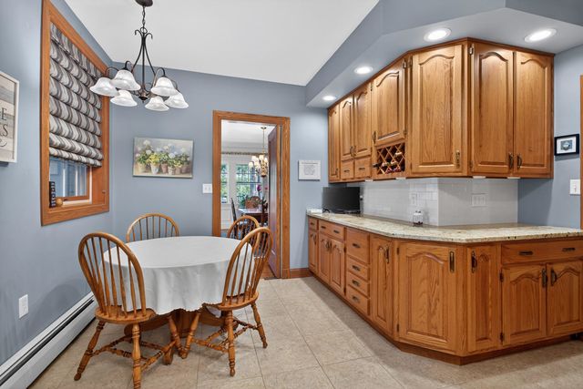 906 20th Avenue, East Moline, IL 61244