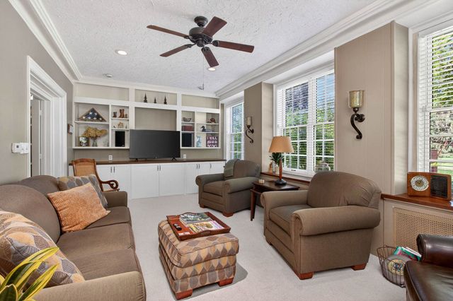 906 20th Avenue, East Moline, IL 61244