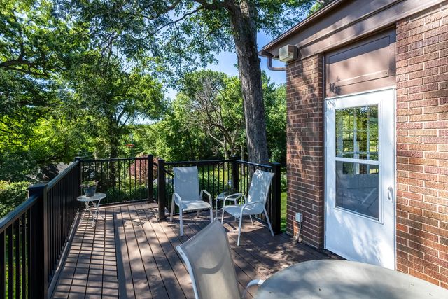 906 20th Avenue, East Moline, IL 61244