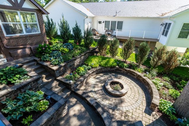 906 20th Avenue, East Moline, IL 61244