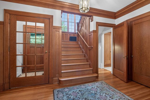 906 20th Avenue, East Moline, IL 61244