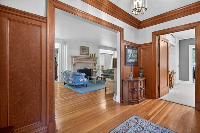906 20th Avenue, East Moline, IL 61244